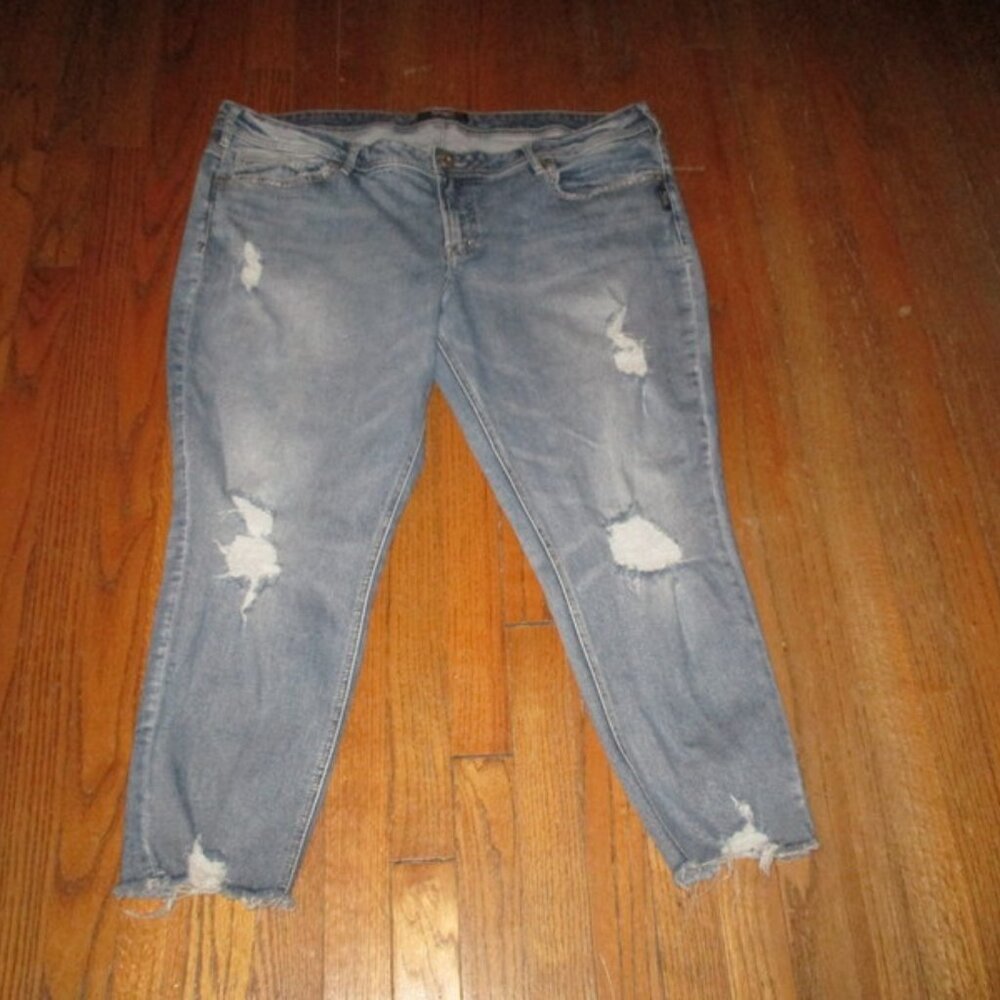 SILVER JEANS Suki Skinny Crop